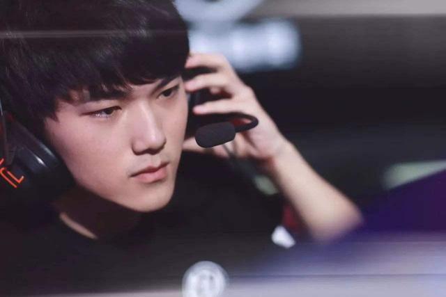 Zeus：比赛期间很想吃海底捞 奖杯非常重拿不动 S赛才是最重要的